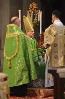 Lecture de l&rsquo;Épître par le Pontife au faldistoire