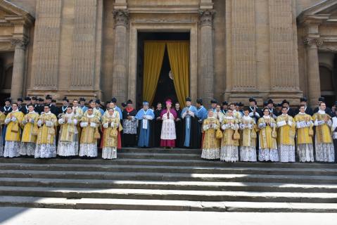Cinq nouveaux diacres et quatorze sous-diacres : Deo gratias !