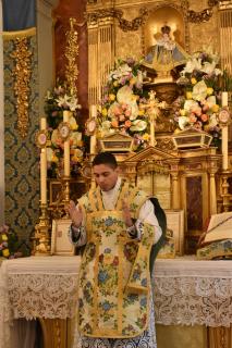 <em>Dominus vobiscum</em>