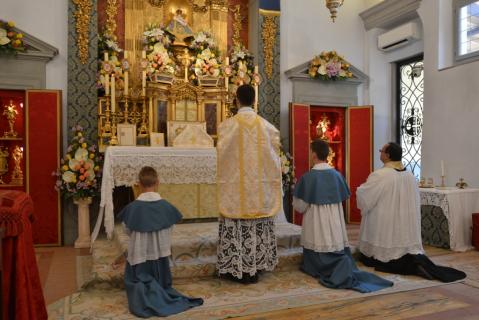 Première Messe du chanoine Chaptal de Chanteloup servie par ses deux petits frères