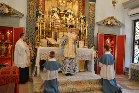 <em>Dominus vobiscum</em>