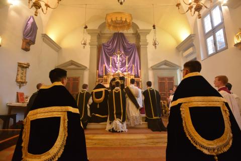 Élévation de la Sainte Hostie à la vénération de tous