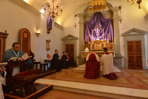 ♪ <i>Christus factus est&hellip;</i>
