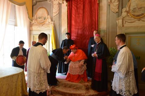 M<sup>gr</sup> le Prieur Général remercie le Cardinal