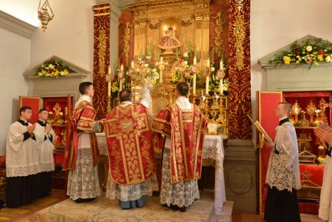 Encensement de l&rsquo;autel
