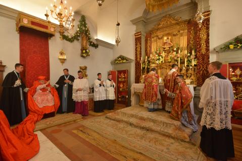 Bénédiction de l&rsquo;eau par le Pontife