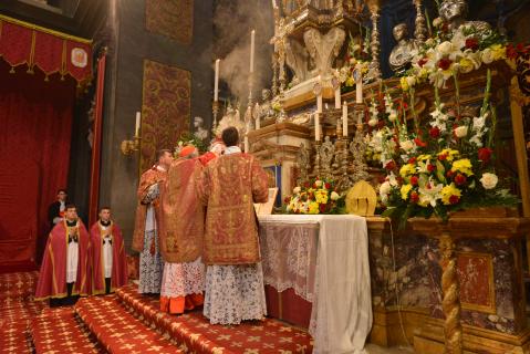 Encensement de l&rsquo;autel