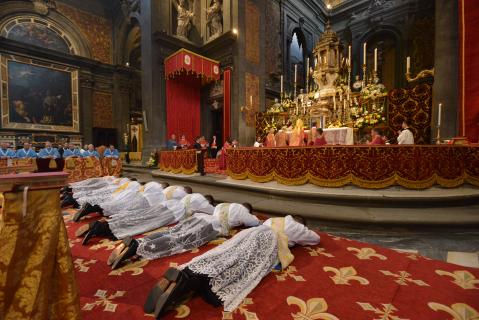 Prostration et litanie des saints