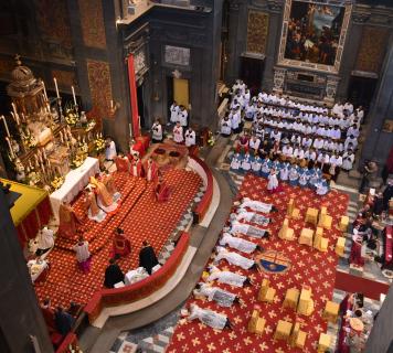 Prostration et litanie des saints