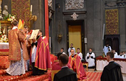 Bénédiction du Pontife sur les ordinands