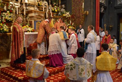 Impositions de l&rsquo;étole et de la chasuble