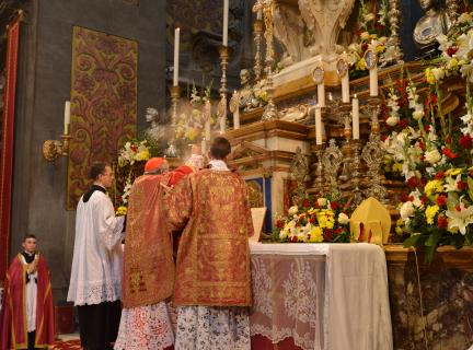 Encensement de l&rsquo;autel