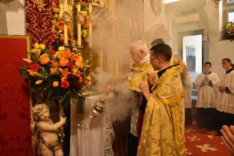 Encensement de l&rsquo;autel