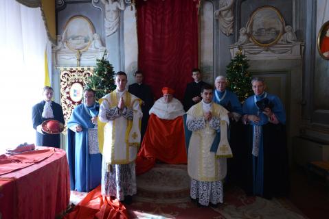 Les jeunes prêtres avec le cardinal et les Supérieurs