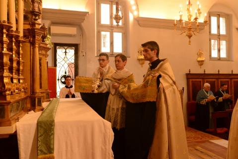 Encensement de l&rsquo;autel