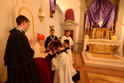 Prières de préparation à la Messe