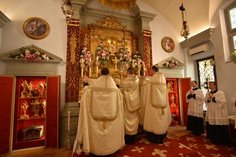Encensement de la croix