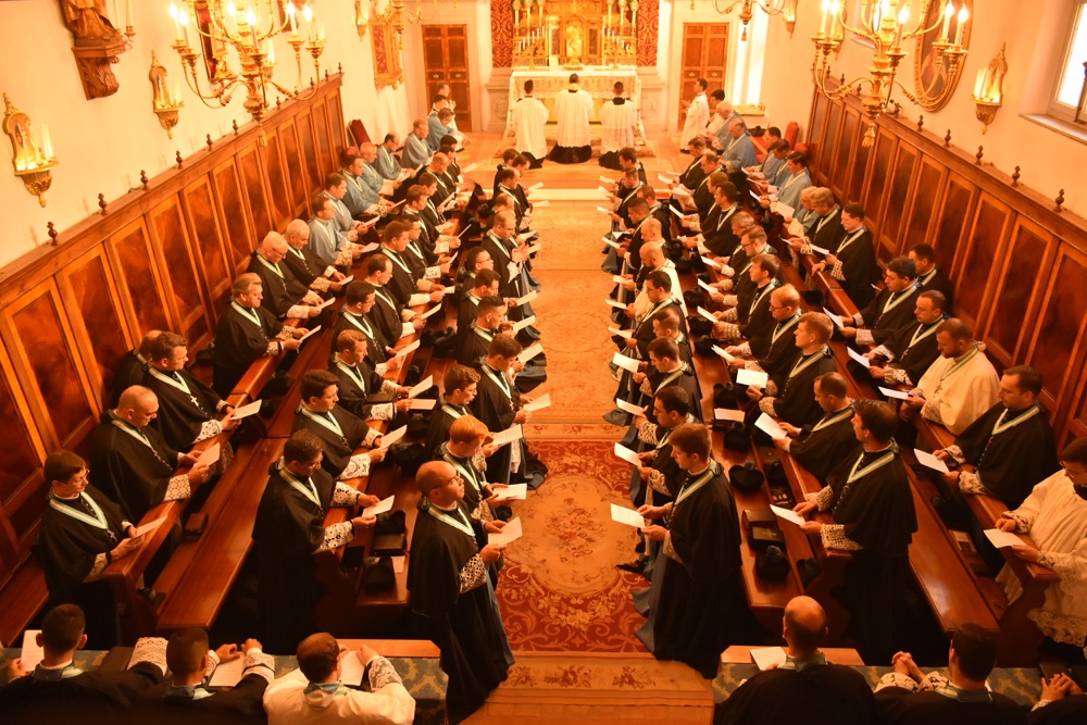 Exposition et adoration du Saint-Sacrement