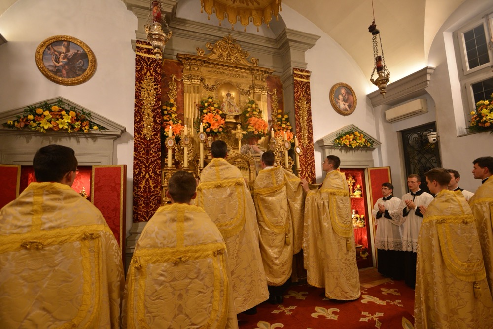 Encensement de la croix
