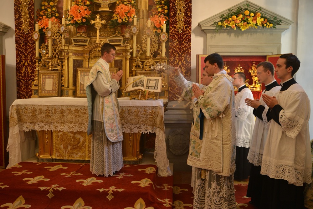 Encensement du Célébrant