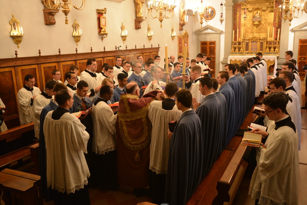 Chant solennel du Martyrologe, annonçant la Naissance du Sauveur