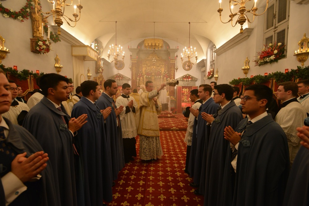 Encensement du ch&oelig;ur
