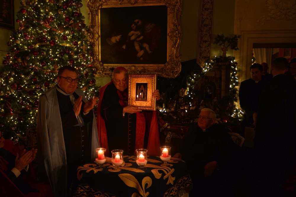 Cadeau pour le cardinal : un reliquaire avec une répresentation du Sacré-C&oelig;ur