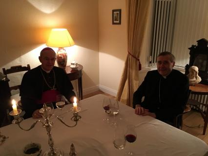 Le soir, S.Exc.R. Mgr Davies, évêque de Shrewsbury, dont dépend New Brighton, a dîné avec Mgr Schneider 
