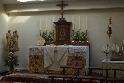 La chapelle est prête pour accueillir le Cardinal 