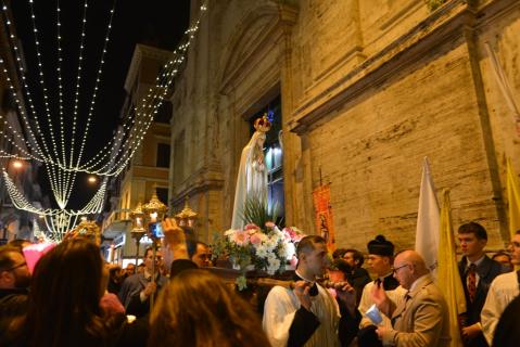 début de la procession Via del Corso