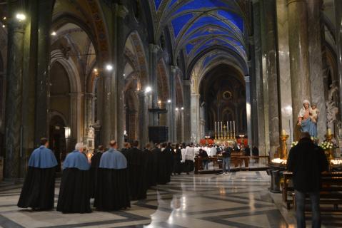 Entrée dans la basilique