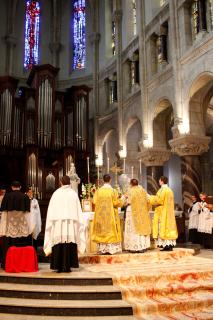 Encensement de l&rsquo;autel