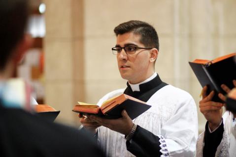 Chant du double Alleluia par la schola