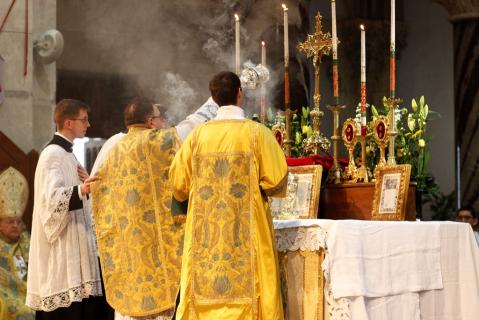 Encensement de l&rsquo;autel