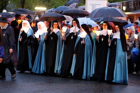 Les surs Adoratrices avaient envoyé une délégation 