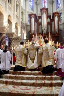 Encensement du Saint-Sacrement
