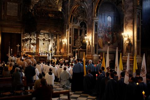 La procession a commencé à la basilique de la Santissima Annunziata.