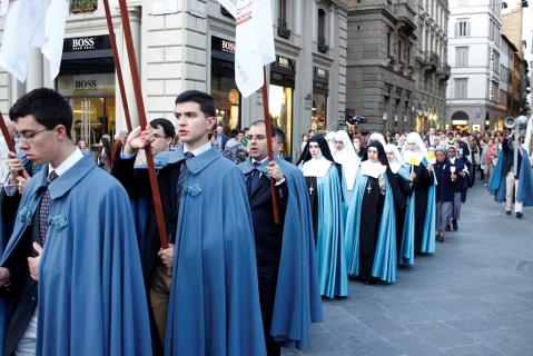 Nos s&&oelig;lig;urs ont aussi assisté à la procession
