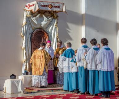Habillement du pontife