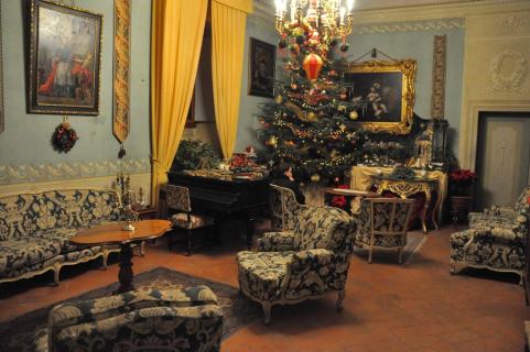 Le sapin et la Crèche du Salon des Saints Patrons
