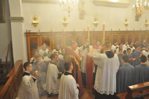 <i>in Bethlehem Iudæ nascitur ex Maria Virgine factus Homo</i>