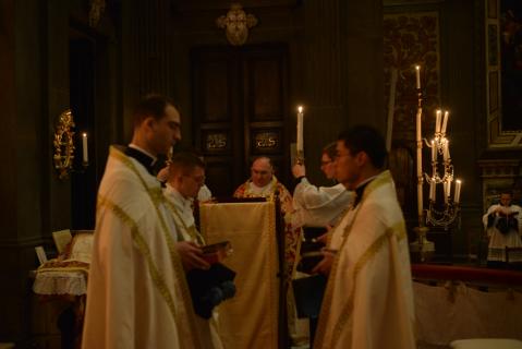 Intonation du <i>Te Deum</i> par l&rsquo;Officiant