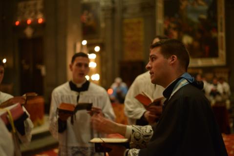 Chant de l&rsquo;<i>Introït</i> par la schola
