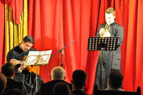 <i>Ave Maria</i> de Schubert adapté pour trompette et guitare