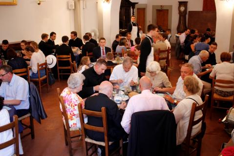 dans le réfectoire du séminaire