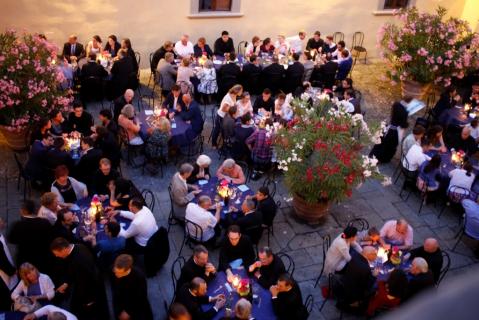 dans la cour intérieure du séminaire