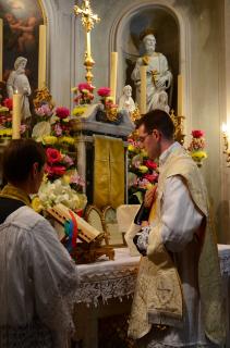 Messe du Chanoine Silvey dans la chapelle de la Très Sainte Trinité