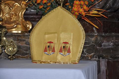 Mitre orfrayée