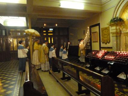 Procession vers le Reposoir