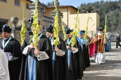 Procession dans les jardins du séminaire